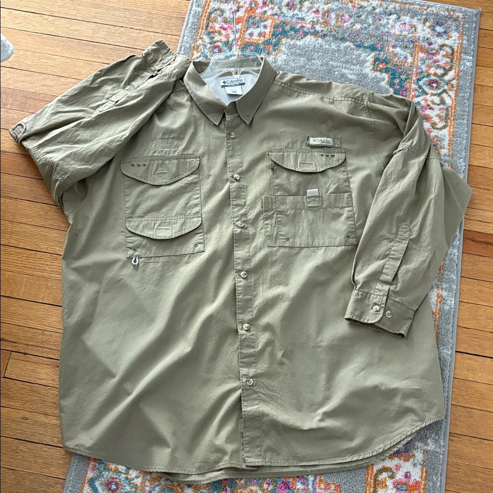 Columbia Men's Khaki fishing shirt/jacket